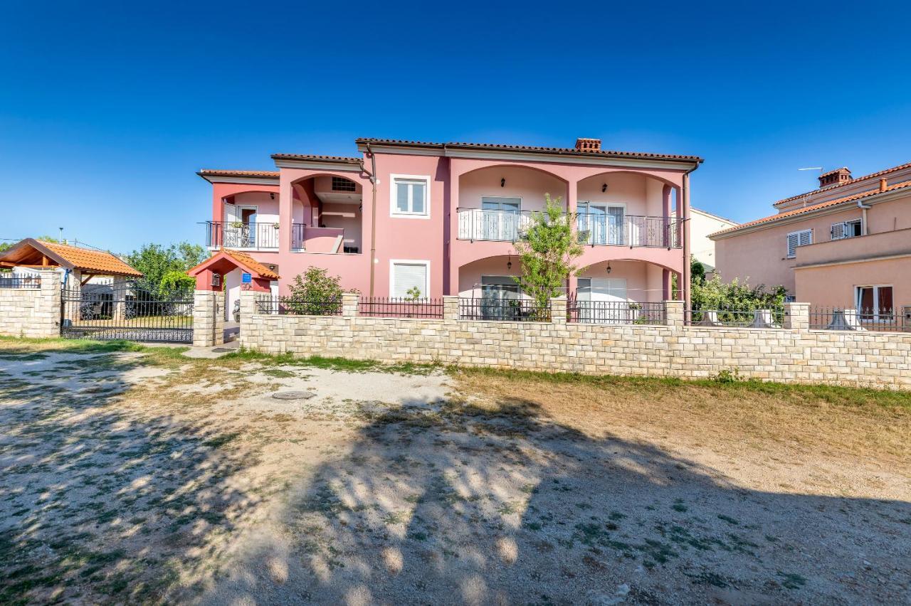 Apartman Vera Pula Exterior foto