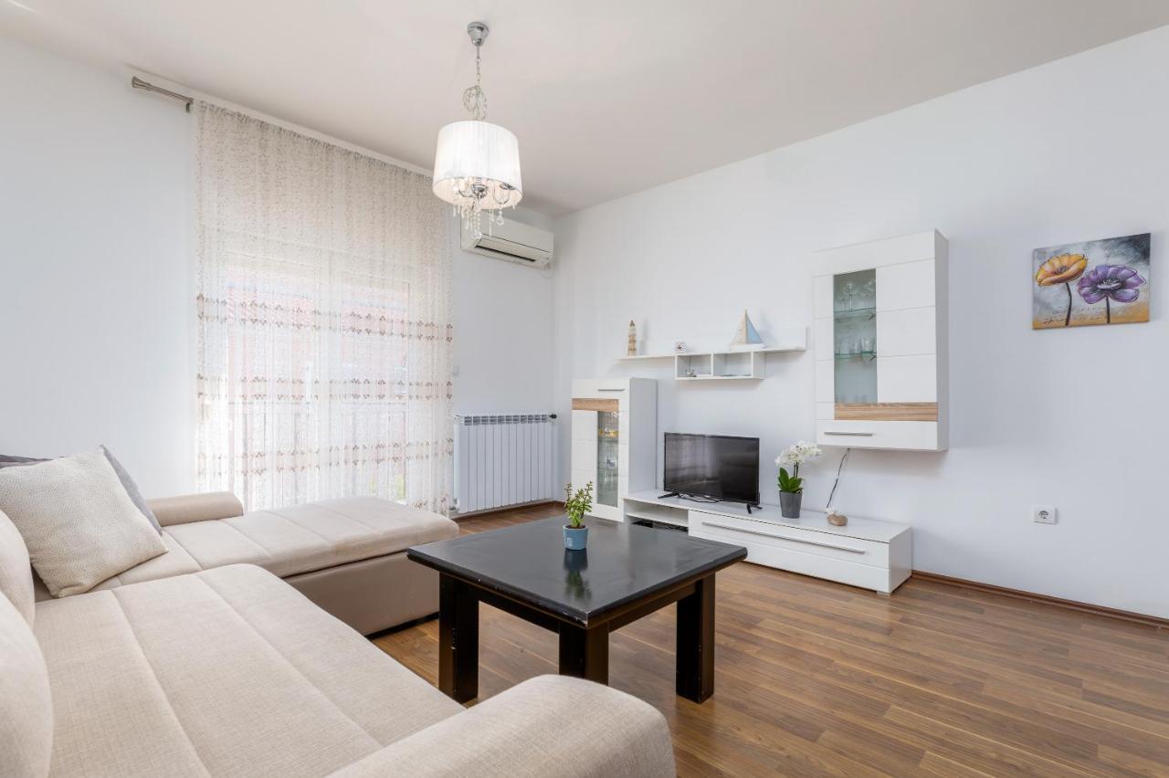 Apartman Vera Pula Exterior foto