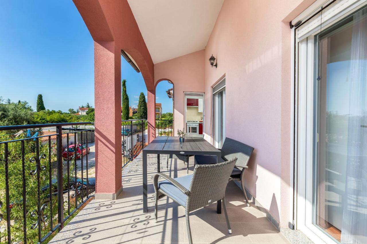 Apartman Vera Pula Exterior foto