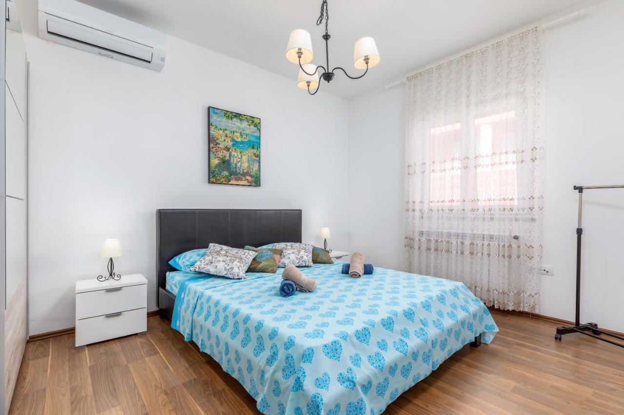 Apartman Vera Pula Exterior foto